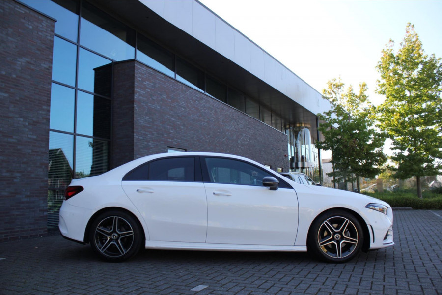 Mercedes-Benz A-Klasse 180 d Business Solution AMG