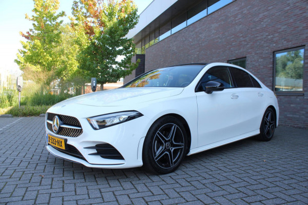 Mercedes-Benz A-Klasse 180 d Business Solution AMG