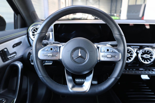 Mercedes-Benz A-Klasse 200 AMG Edition 1 MULTIBEAM/SFEER/VIRTUAL/PANO/ALCANTARA+S.VERWARMING/CAM/19" LMV/ACC/ECC/12 MDN GARANTIE!