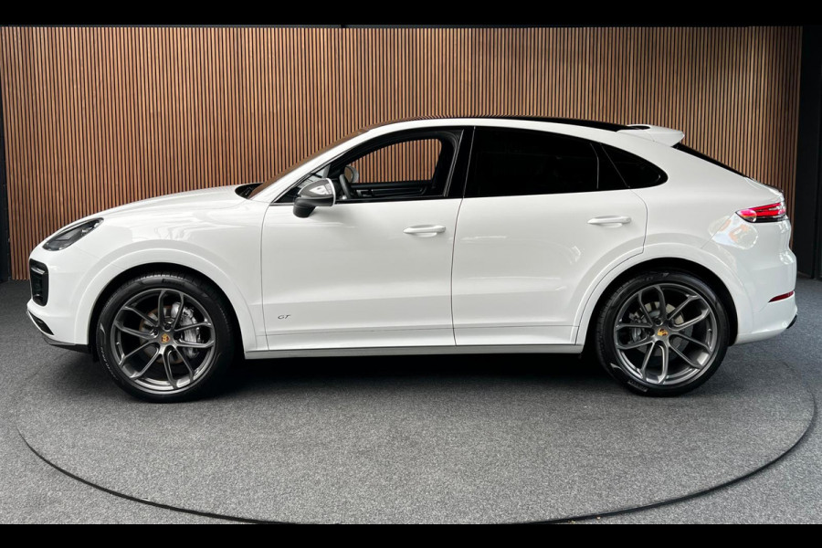 Porsche Cayenne Coupé 3.0 GT Sport Chrono Carbon Softclose Camera Bose Elektr. uitklapbare trekhaak Alcantara binnenhemel 22" LM velgen