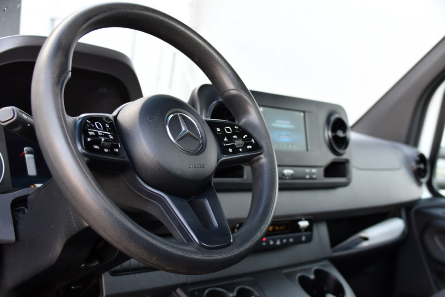 Mercedes-Benz Sprinter 319 3.0 CDI V6 AMG Oprijwagen 3500KG Trekhaak, Cruise, Carplay, Stoelverwarming, 190PK, Standkachel, LED , UNIEK!