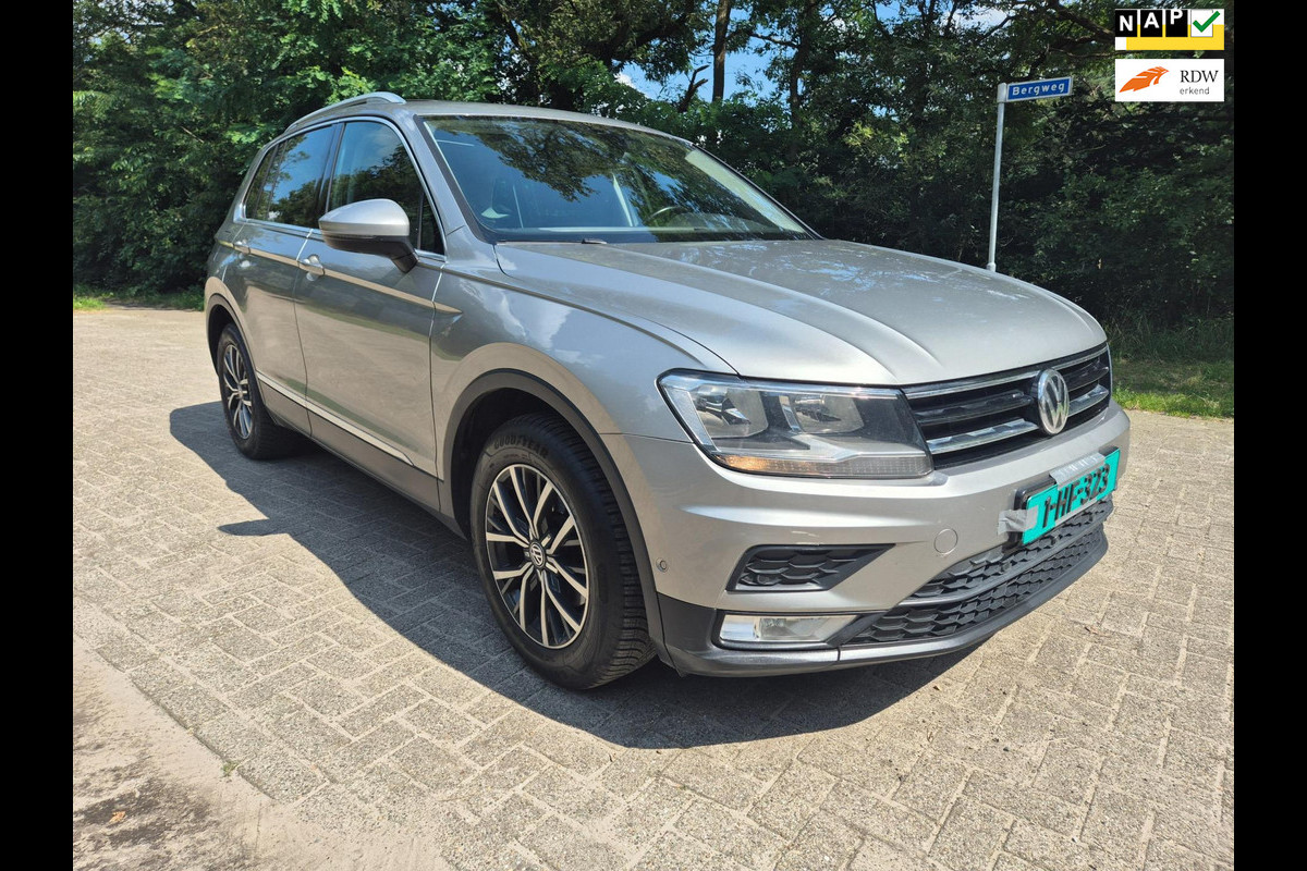 Volkswagen Tiguan 1.4 TSI ACT Highline / PANORAMADAK / LEER / EL. STOEL