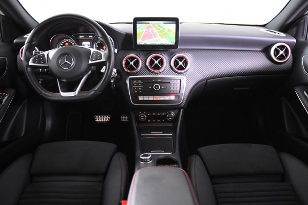 Mercedes-Benz A-Klasse A180 AMG Night *Panoramadak* Carplay*Ambiente*