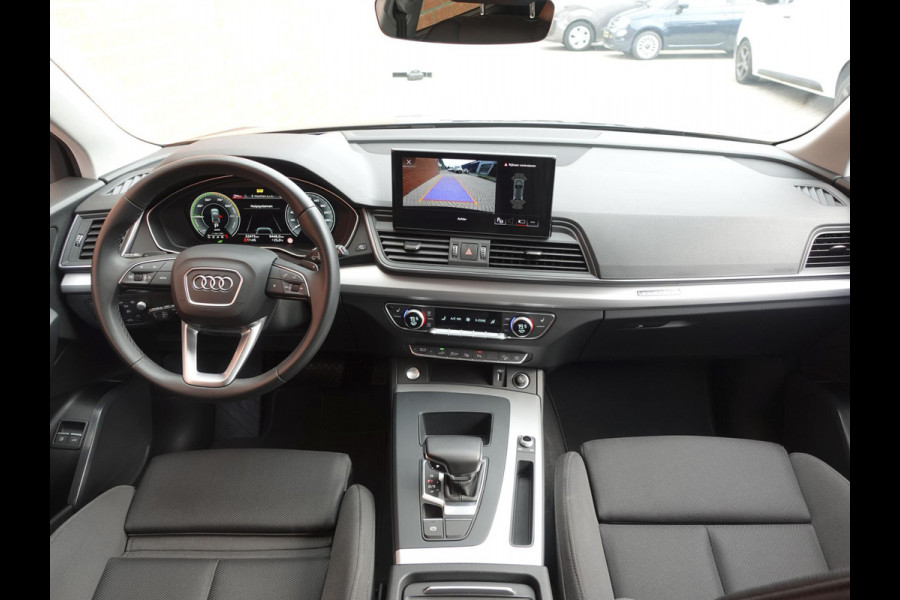 Audi Q5 50 TFSI e 300pk PHEV S-Line Navigatie Camera Parkeersensoren Head-up-display Stoelverwarming Ledverlichting Cruise Control Getinte ramen Climate Control