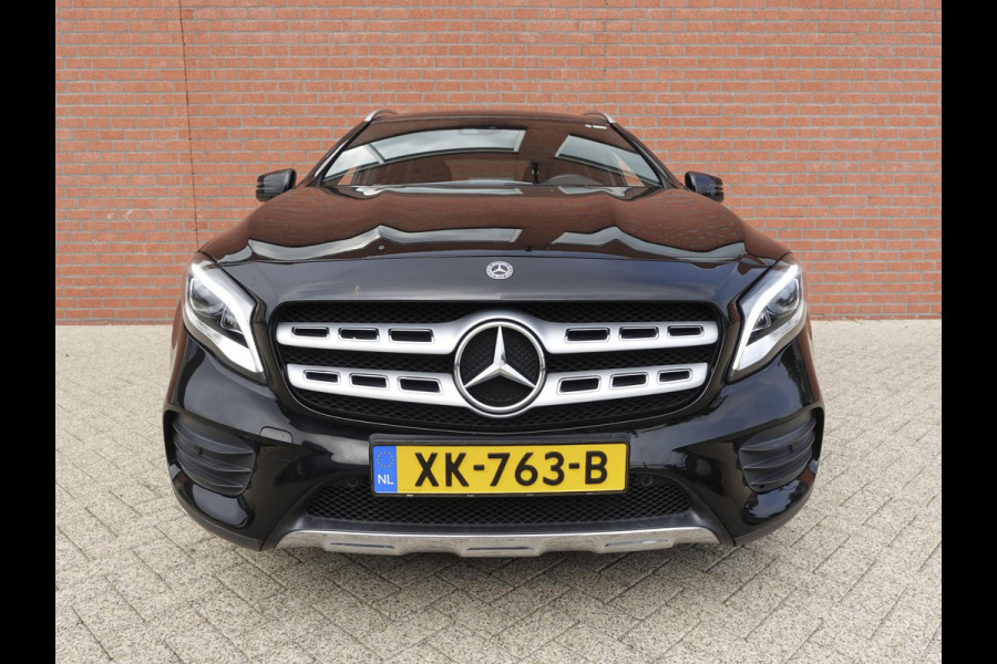 Mercedes-Benz GLA 180 Automaat AMG UrbanStyle Navigatie Climate Control Leder interieur 19"Lichtmetalen velgen