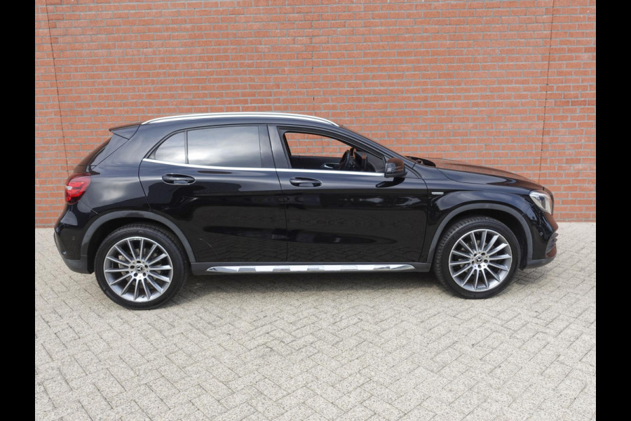 Mercedes-Benz GLA 180 Automaat AMG UrbanStyle Navigatie Climate Control Leder interieur 19"Lichtmetalen velgen