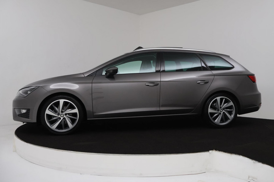 Seat León ST 1.4 EcoTSI Style Connect Automaat (PANORAMADAK, TREKHAAK, NAVI, PDC, STOELV, LED, CLIMATE, GOED ONDERHOUDEN)