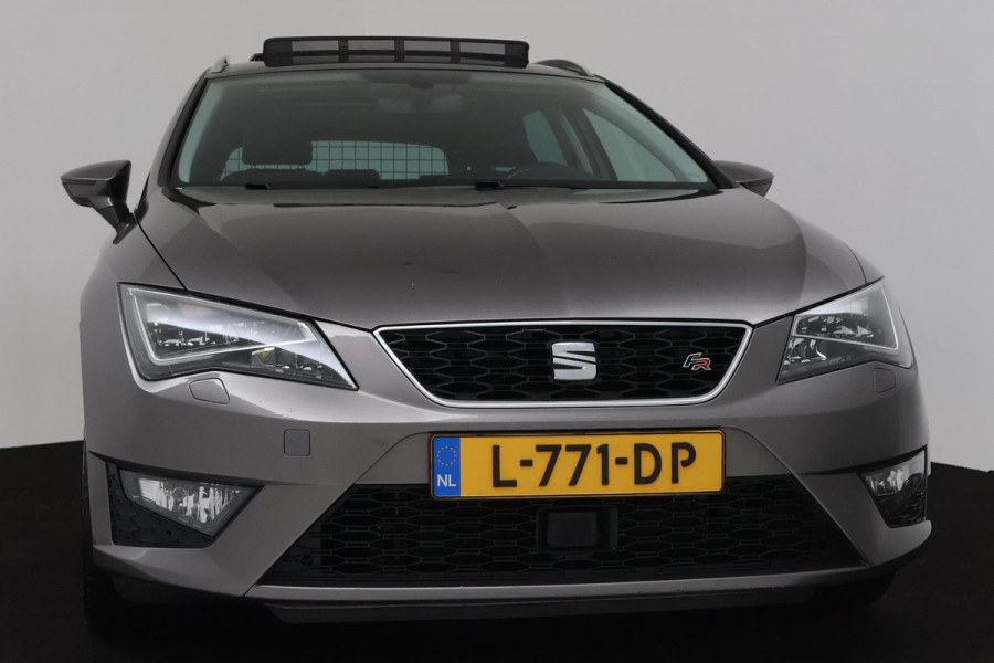 Seat León ST 1.4 EcoTSI Style Connect Automaat (PANORAMADAK, TREKHAAK, NAVI, PDC, STOELV, LED, CLIMATE, GOED ONDERHOUDEN)