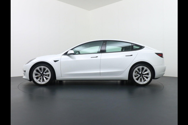 Tesla Model 3 Standard RWD Plus 60 kWh VAN 32.900,- VOOR 30.877,- ZOMERVOORDEEL: 2.023,-| FACELIFT ORG. NL. NAP KM.