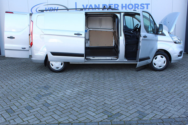 Ford Transit Custom 320 2.0-130pk TDCI L2H1 Trend AUTOMAAT ! Zeer nette Ford Transit Custom ! Slechts 63.000km ! Airco, metallic lak, trekhaak, imperiaal, bijrijdersbank, telefoonvoorb., cruise control, verwarmd voorraam, parkeersensoren v+a etc.