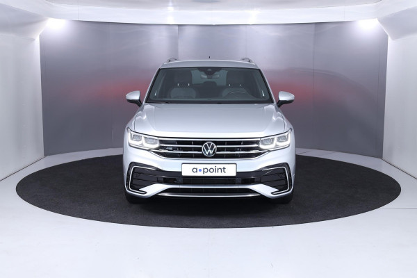 Volkswagen Tiguan 1.5 TSI R-Line Business 150 pk Automaat (DSG) | Verlengde garantie | Navigatie | Achteruitrijcamera | Parkeersensoren | Adaptieve cruise control |