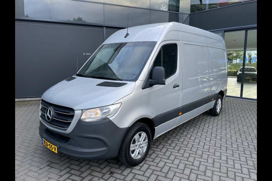 Mercedes-Benz Sprinter 314 2.2 CDI L2H2 DC Automaat 2 zitpl.RV - Zijschuifd.R - Laadvloer - Tussenschot.V - Zijwind Ass. - Vermoeidh.herkenning Clim.control - Cruise control - Apple CP/AA - Radio/USB/AUX/DAB/TEL - MF-Stuurwiel - LMV - Trekhaak - CD+AB - Keyless E+S - Ramen E-VZ - Spiegels E-V+VW - B-stoel IHV - RS