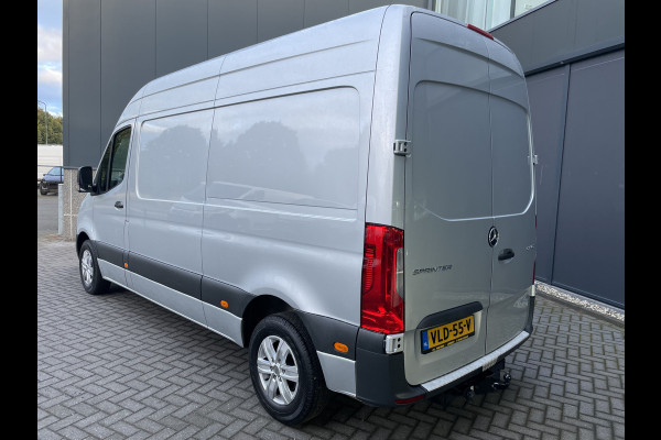 Mercedes-Benz Sprinter 314 2.2 CDI L2H2 DC Automaat 2 zitpl.RV - Zijschuifd.R - Laadvloer - Tussenschot.V - Zijwind Ass. - Vermoeidh.herkenning Clim.control - Cruise control - Apple CP/AA - Radio/USB/AUX/DAB/TEL - MF-Stuurwiel - LMV - Trekhaak - CD+AB - Keyless E+S - Ramen E-VZ - Spiegels E-V+VW - B-stoel IHV - RS