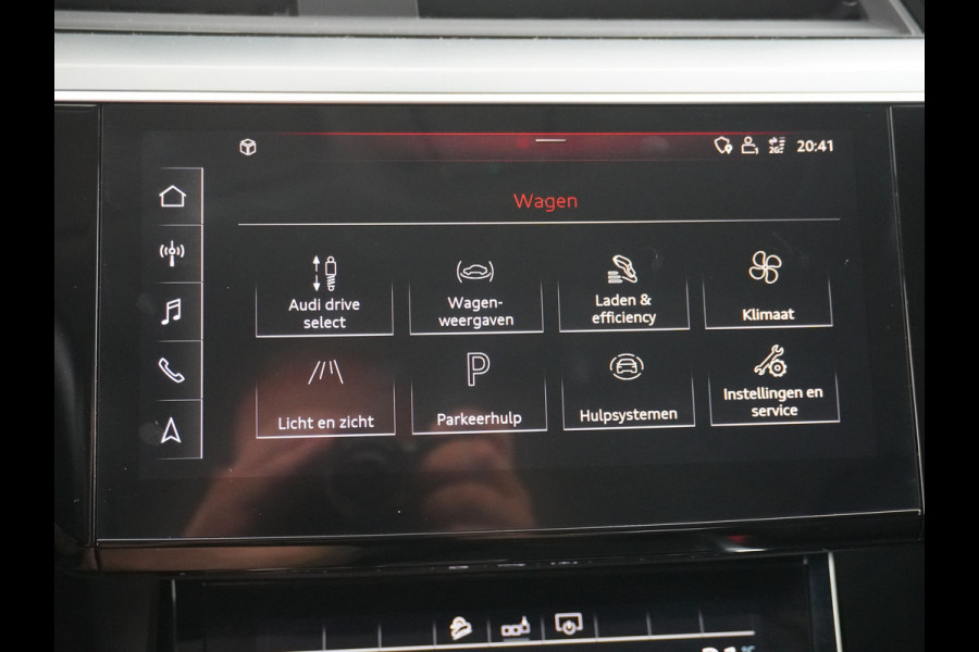 Audi E-Tron 50 312PK 71kWh Quattro Audi connect Navi Regen-Licht Sensor Led Virtual Cockpit WiFi-vb. DAB Parkeerhulp-v/a/zijk Ecc DAB Bluetooth Audi sound system Interieurvoorverwarming / -ventilatie Ptc verwarming Elec. Achterklep Edition Alarmcentrale e-call Voorbereid trekhaak bots waarschuwing systeem ESP Buitenspiegels elektrisch verstel- en verwarmbaar