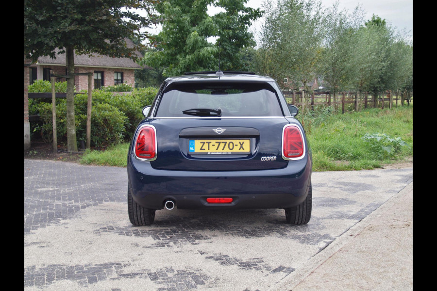 MINI Mini 1.5 Cooper 60 Years Edition | Harman Kardon | Panoramadak | Navigatie | Automaat | NL-Auto | Lederen Bekleding |