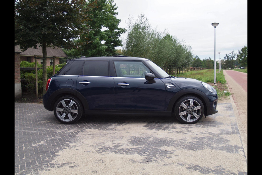 MINI Mini 1.5 Cooper 60 Years Edition | Harman Kardon | Panoramadak | Navigatie | Automaat | NL-Auto | Lederen Bekleding |