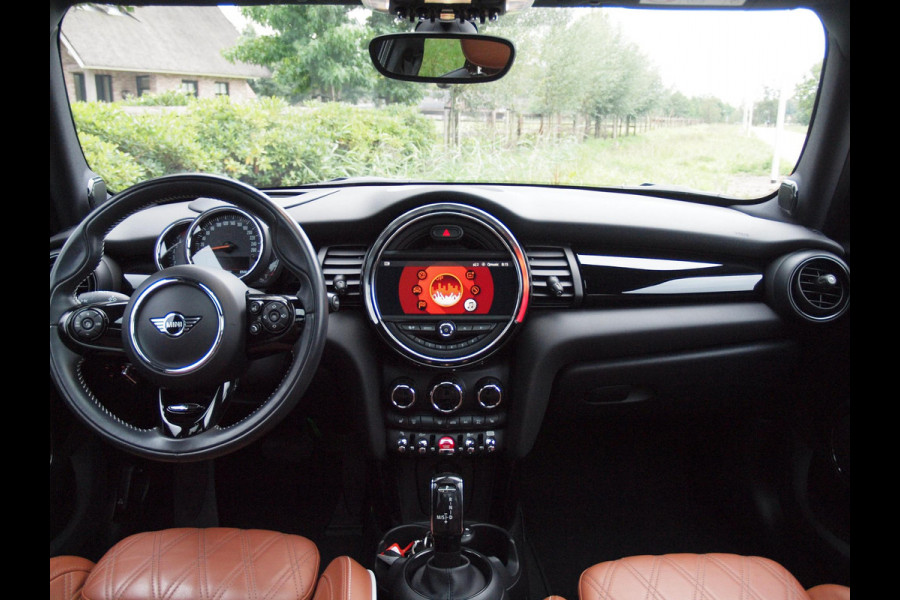 MINI Mini 1.5 Cooper 60 Years Edition | Harman Kardon | Panoramadak | Navigatie | Automaat | NL-Auto | Lederen Bekleding |