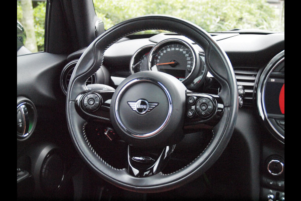 MINI Mini 1.5 Cooper 60 Years Edition | Harman Kardon | Panoramadak | Navigatie | Automaat | NL-Auto | Lederen Bekleding |