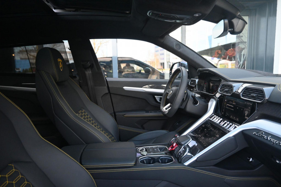 Lamborghini Urus 4.0 V8 *Keramisch / 3D Bang & Olufsen / Carbon / Panorama / Massage / Ventilatie / Surround View*