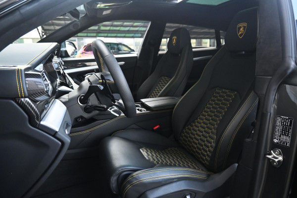 Lamborghini Urus 4.0 V8 *Keramisch / 3D Bang & Olufsen / Carbon / Panorama / Massage / Ventilatie / Surround View*