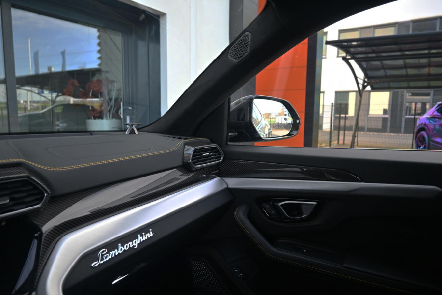 Lamborghini Urus 4.0 V8 *Keramisch / 3D Bang & Olufsen / Carbon / Panorama / Massage / Ventilatie / Surround View*