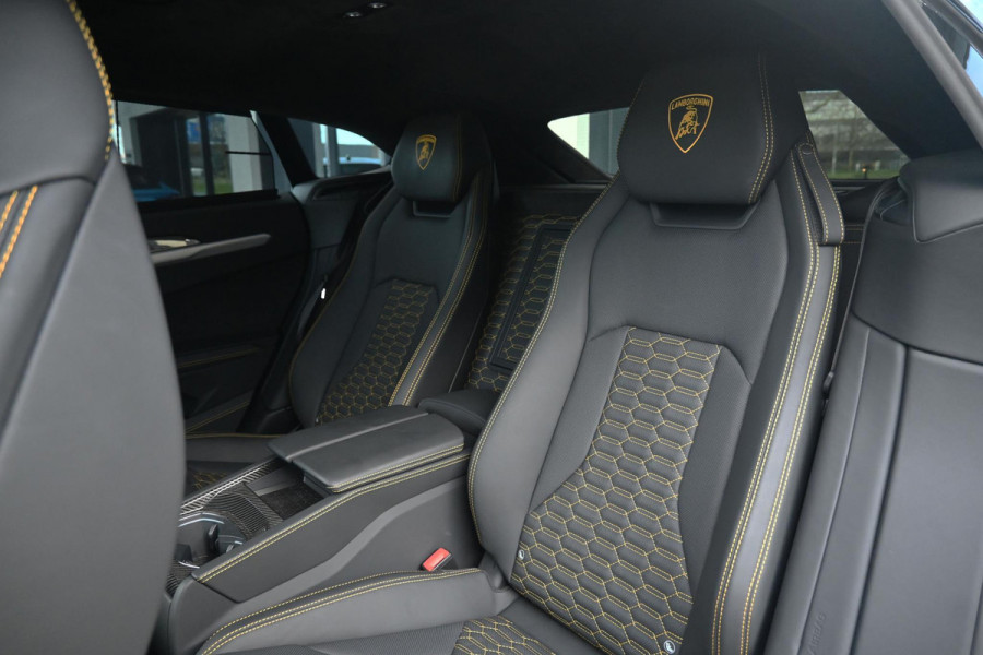 Lamborghini Urus 4.0 V8 *Keramisch / 3D Bang & Olufsen / Carbon / Panorama / Massage / Ventilatie / Surround View*