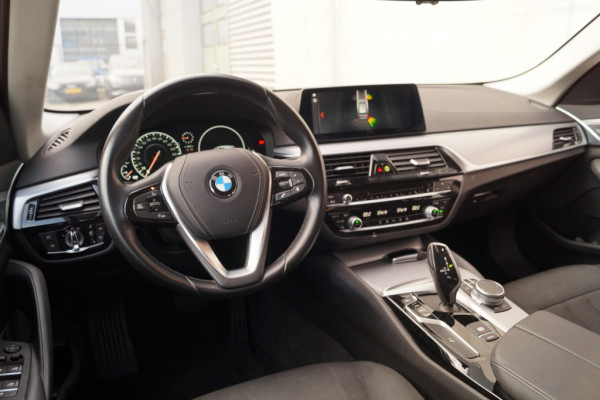 BMW 5 Serie Touring 520i 184pk Automaat Executive Edition -NAVI-ECC-