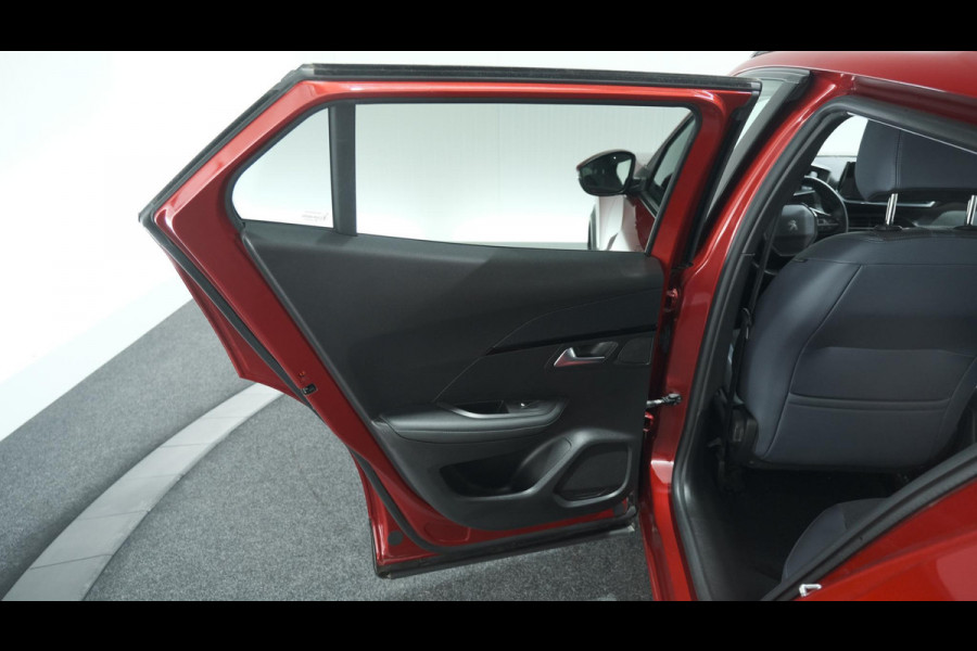 Peugeot 2008 PureTech 130 Allure Pack | Trekhaak | Camera | Apple Carplay | Parkeersensoren