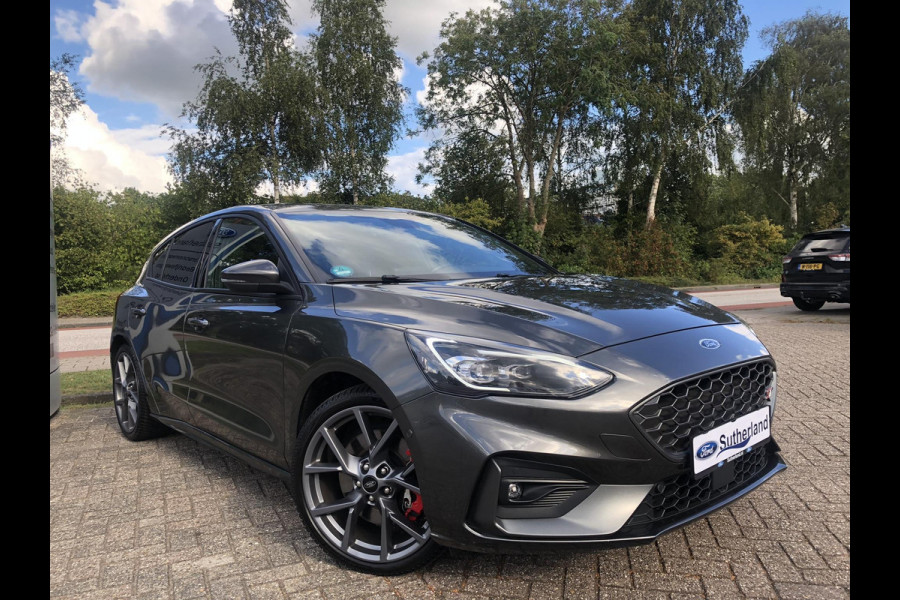 Ford Focus 2.3 EcoBoost ST-3 280pk | Performance pack | Adaptive LED | Adaptive cruise control | Winter Pack | Bang&Olufsen | Camera | Complete historie aanwezig