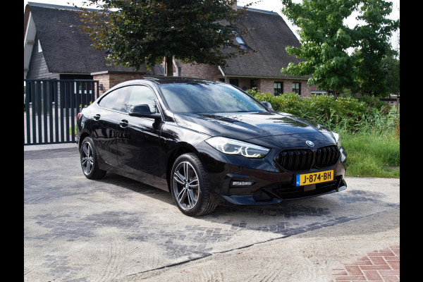 BMW 2 Serie Gran Coupé 218i Executive Edition | Panoramadak | Apple Carplay | Lederen Bekleding | Led koplampen | NL-Auto |