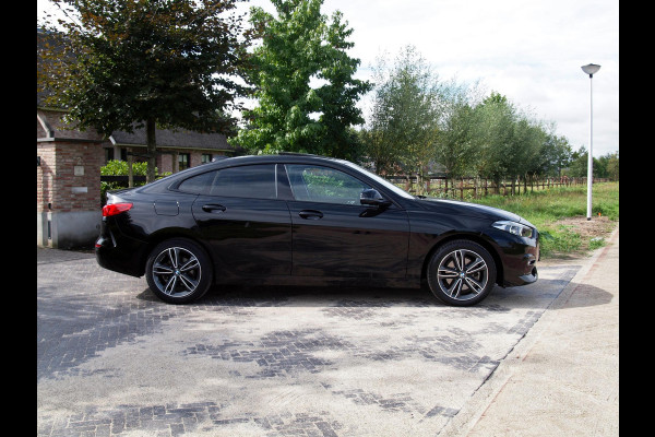 BMW 2 Serie Gran Coupé 218i Executive Edition | Panoramadak | Apple Carplay | Lederen Bekleding | Led koplampen | NL-Auto |