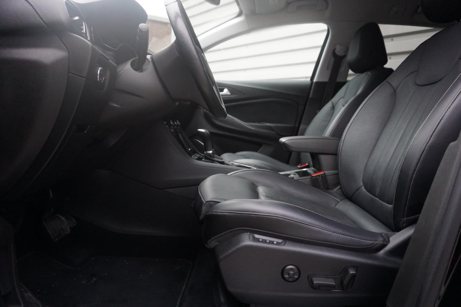 Opel Grandland X 1.2 Turbo Innovation Automaat | Trekhaak | Leder | Stoelverwarming en ventilatie | Parkeercamera 360° | Keyless entry | AGR voorstoelen