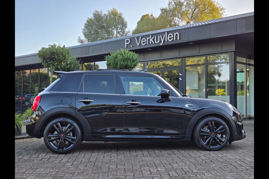 MINI Cooper 1.5 Cooper I JCW Pakket I Sportstoelen I Panorama I Navigatie I