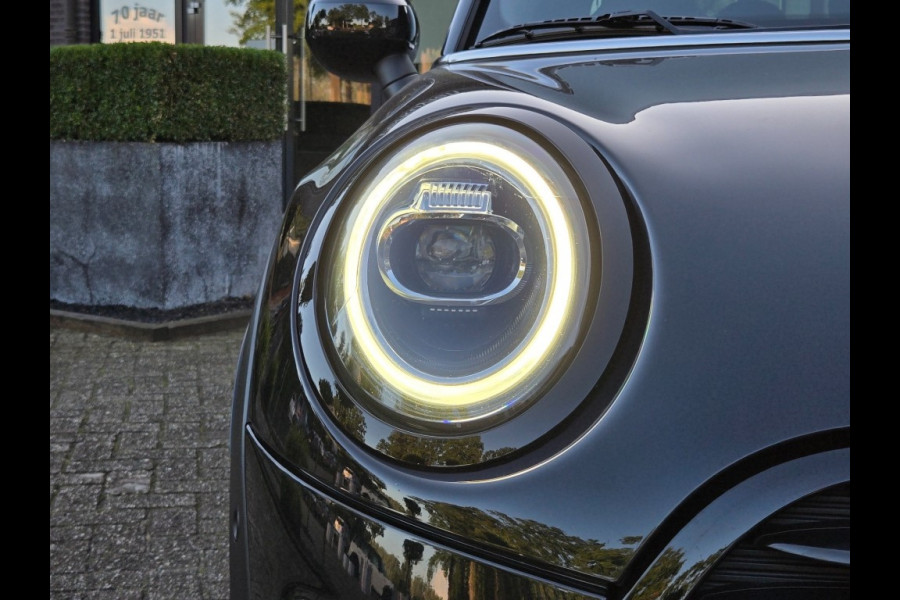 MINI Cooper 1.5 Cooper I JCW Pakket I Sportstoelen I Panorama I Navigatie I