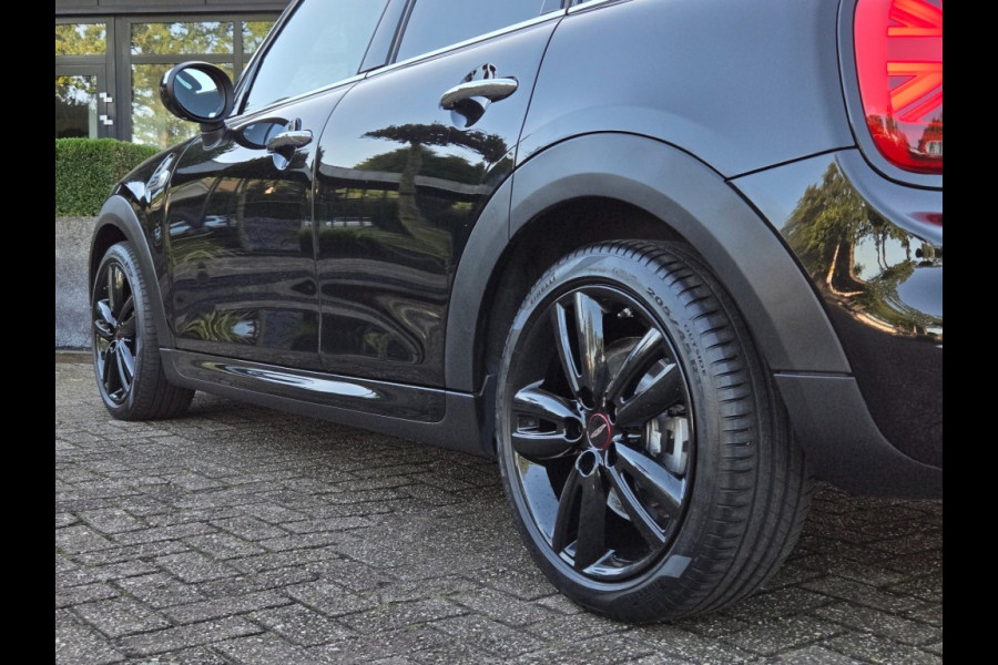 MINI Cooper 1.5 Cooper I JCW Pakket I Sportstoelen I Panorama I Navigatie I