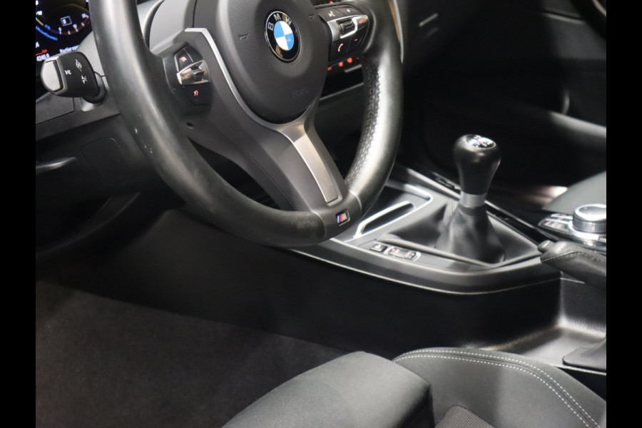 BMW 1-serie 116i Sport Line Shadow M-PAKKET [M-STUUR, NAVIGATIE, PDC ACHTER, CRUISE CONTROL, CLIMATE, NIEUWSTAAT]