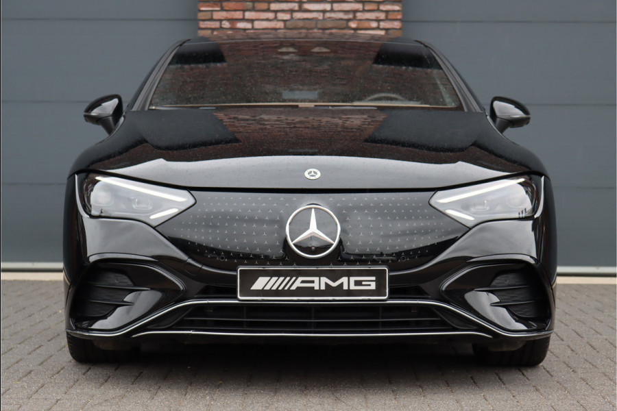 Mercedes-Benz EQE 300 AMG Line 89 kWh | 51.500,- ex BTW | Luchtvering | Distronic+ | Panoramadak | Massage | Burmester | Stoelventilatie | HUD | Keyless Go | Digital Light | Warmtepomp |