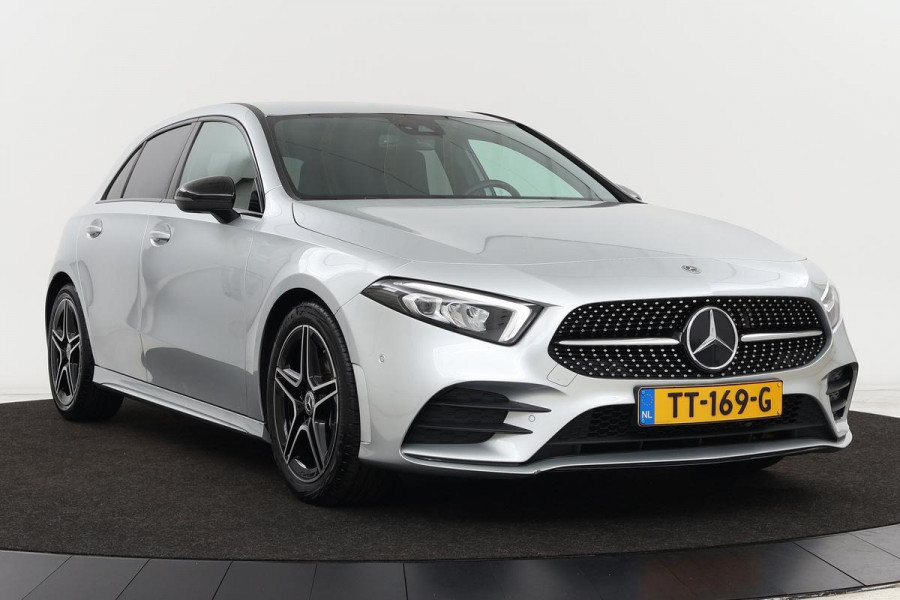 Mercedes-Benz A-Klasse 180 AMG | 54.000km NAP | DAB+ | Stoelverwarming | Widescreen | Camera | Full LED | Half leder | Navigatie | Park Assist