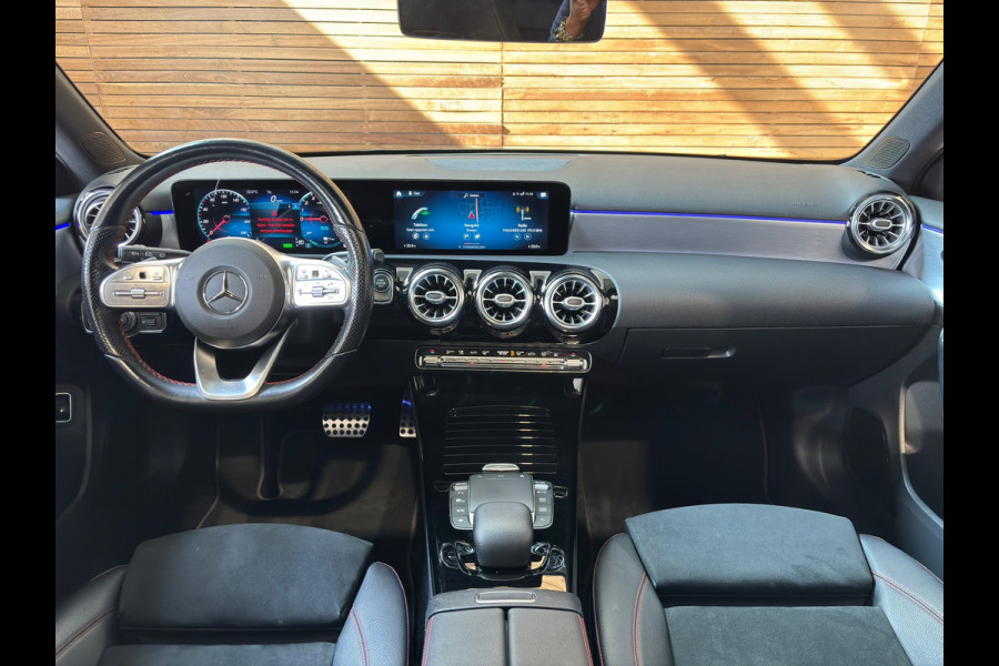 Mercedes-Benz A-Klasse 250 e AMG | Full option | PANO | Ambient | 360 Camera | Premium sound | Apple Carplay | Full LED |