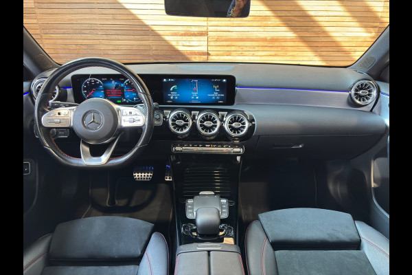 Mercedes-Benz A-Klasse 250 e AMG | Full option | PANO | Ambient | 360 Camera | Premium sound | Apple Carplay | Full LED |