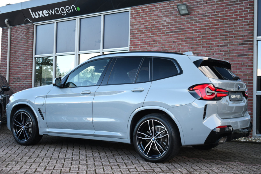 BMW X3 xDrive30e M-Sport Pano Trekh HUD Laser 20inch Shadowline