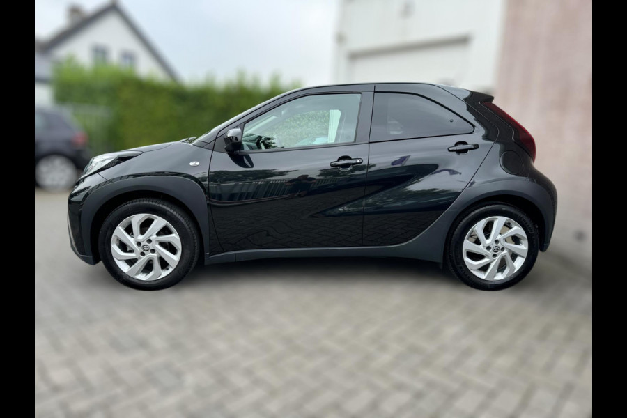 Toyota Aygo X 1.0 Active CAMERA / CARPLAY / 17 INCH LMV / ECC