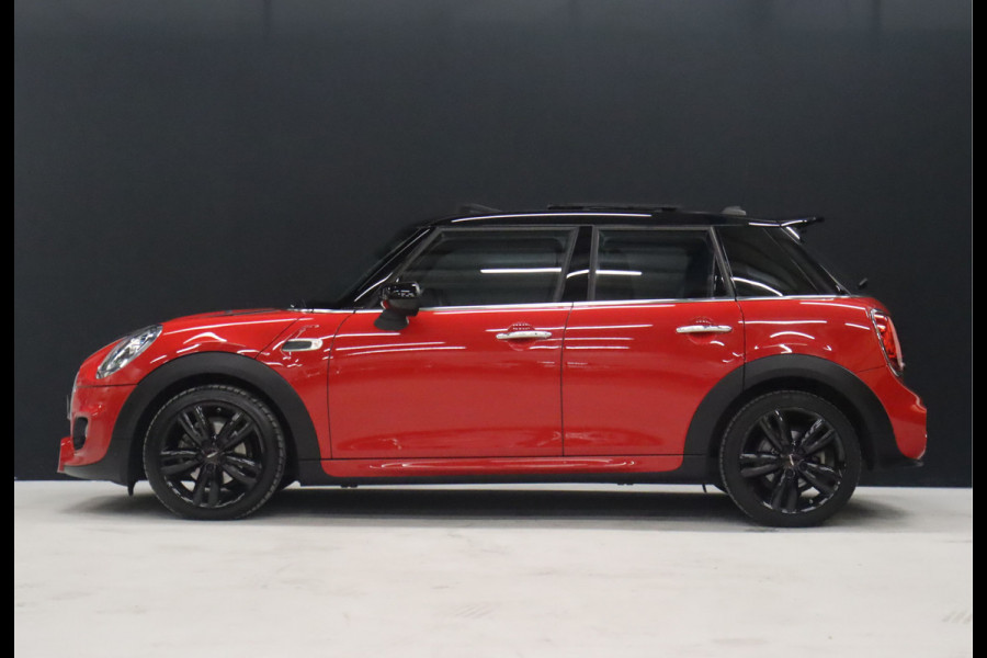 MINI Mini 1.5 Cooper John Cooper Works 5DRS [SCHUIFDAK, APPLE CARPLAY, JCW, SPORTSTOELEN, PDC, CRUISE, CLIMATE, NIEUWSTAAT]