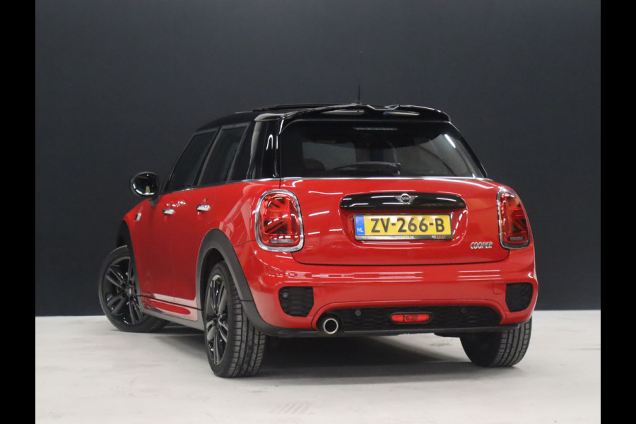 MINI Mini 1.5 Cooper John Cooper Works 5DRS [SCHUIFDAK, APPLE CARPLAY, JCW, SPORTSTOELEN, PDC, CRUISE, CLIMATE, NIEUWSTAAT]