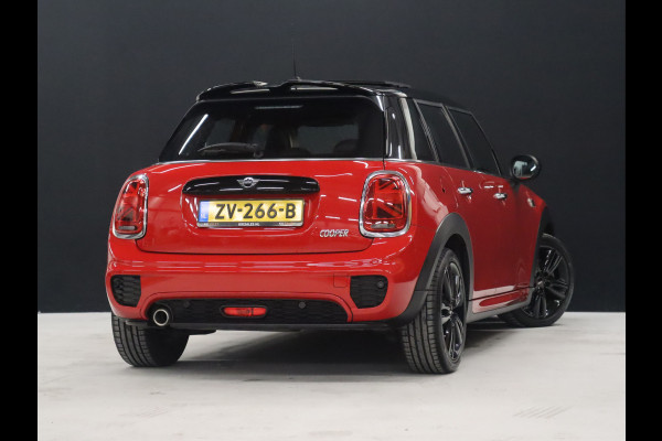 MINI Mini 1.5 Cooper John Cooper Works 5DRS [SCHUIFDAK, APPLE CARPLAY, JCW, SPORTSTOELEN, PDC, CRUISE, CLIMATE, NIEUWSTAAT]