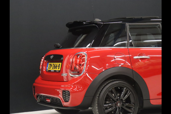 MINI Mini 1.5 Cooper John Cooper Works 5DRS [SCHUIFDAK, APPLE CARPLAY, JCW, SPORTSTOELEN, PDC, CRUISE, CLIMATE, NIEUWSTAAT]