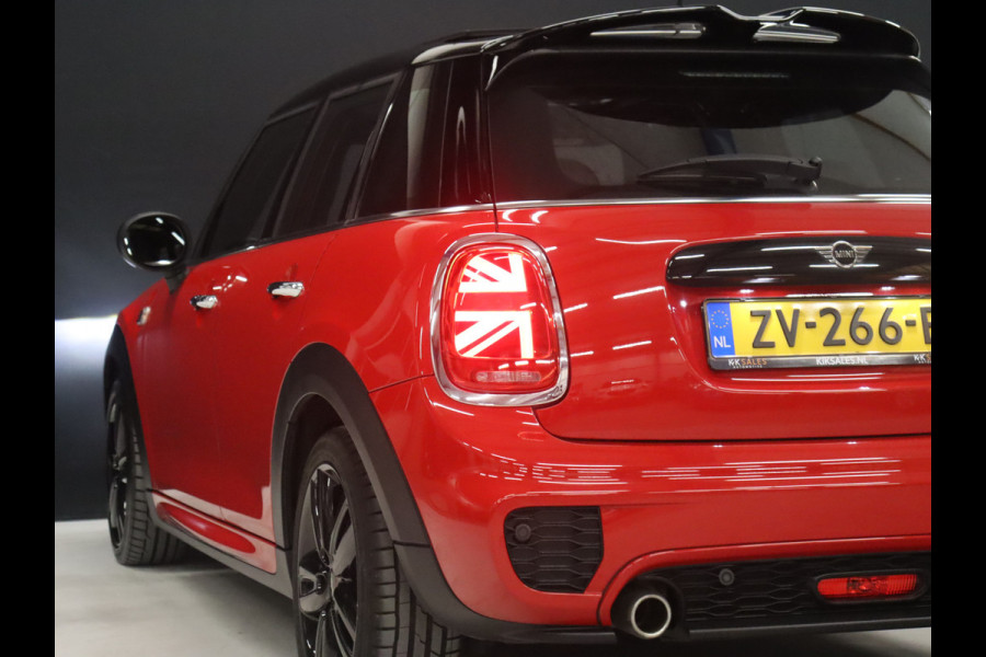 MINI Mini 1.5 Cooper John Cooper Works 5DRS [SCHUIFDAK, APPLE CARPLAY, JCW, SPORTSTOELEN, PDC, CRUISE, CLIMATE, NIEUWSTAAT]