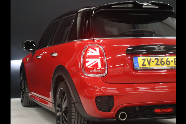 MINI Mini 1.5 Cooper John Cooper Works 5DRS [SCHUIFDAK, APPLE CARPLAY, JCW, SPORTSTOELEN, PDC, CRUISE, CLIMATE, NIEUWSTAAT]