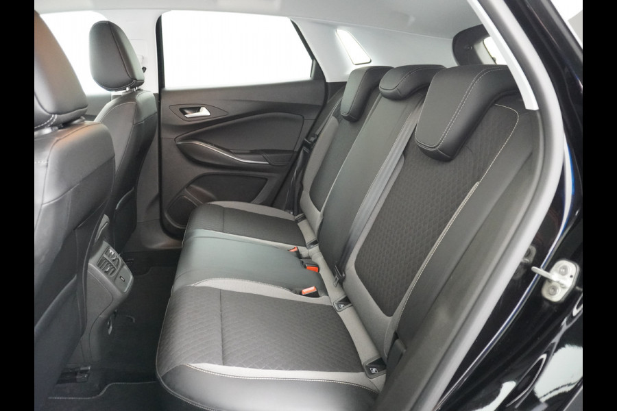 Opel Grandland X T131PK Apple Carplay Android Auto Navi Ecc Bluetooth DAB Led Cruise Control Regen-Licht Sensor PDC LMV Aut.Dim. Spiegel Lane-Ass Comfort Stoelen Priv.Glass Isofix Business Edition EURO6 Orig.NL auto ! 1e eigenaar Dealer onderhouden