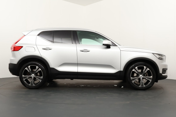 Volvo XC40 BWJ 11-2018 / 190 PK 2.0 T4 AWD Inscription automaat / Leer / Trekhaak / Clima / Cruise / Navi / 19'' LMV / Camera achter / Stoelverwarming / Donker glas /